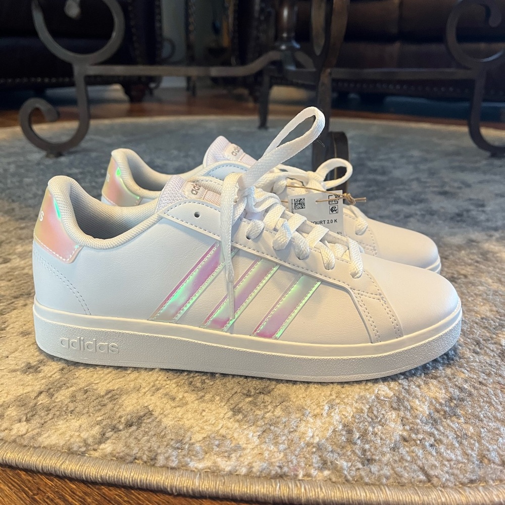BNWT Kids Grand Court 2.0 Big Kid Sneakers Size 6